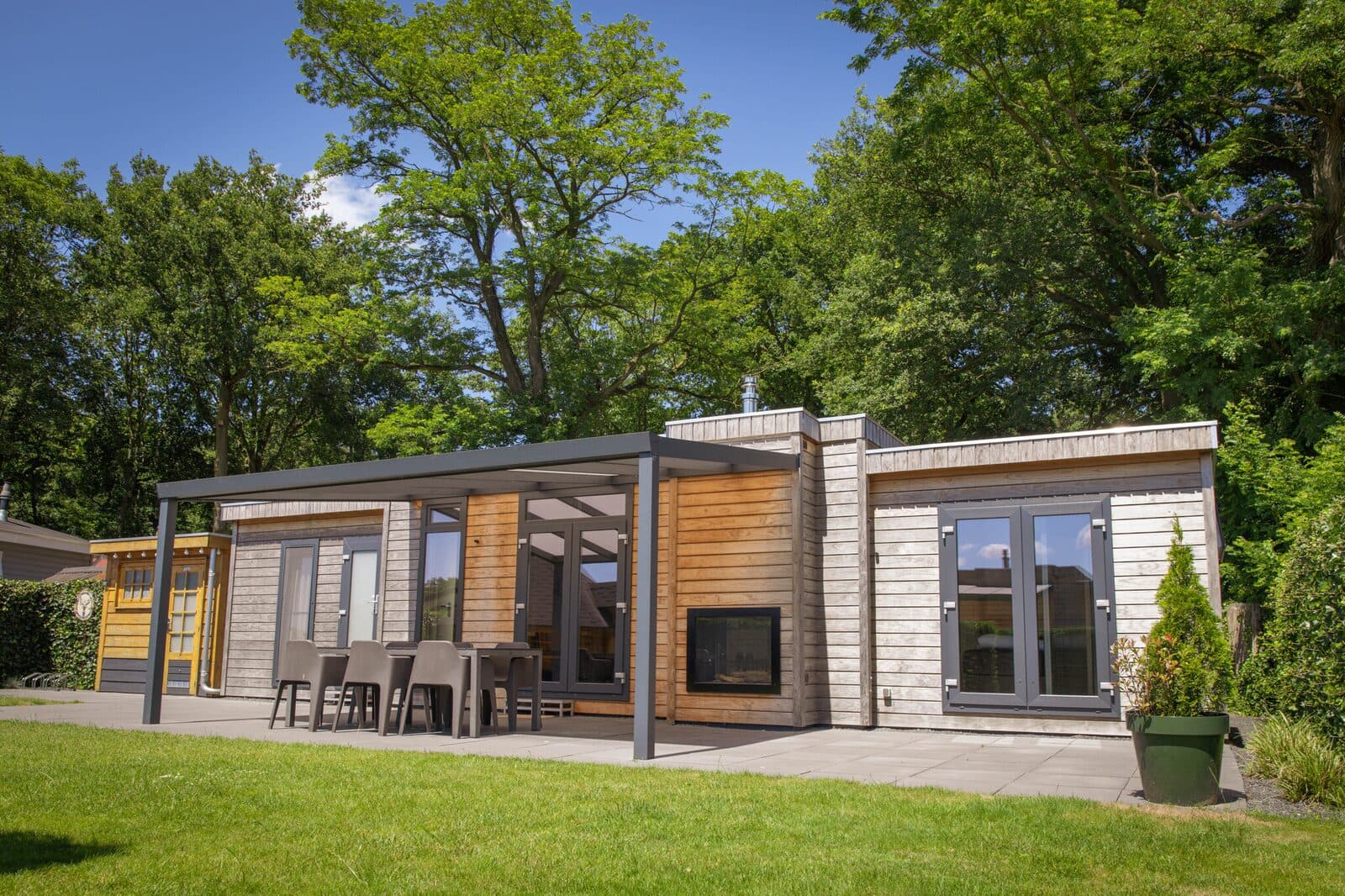 Luxe villa's voor 12 personen met privégrillhuis op de Veluwe