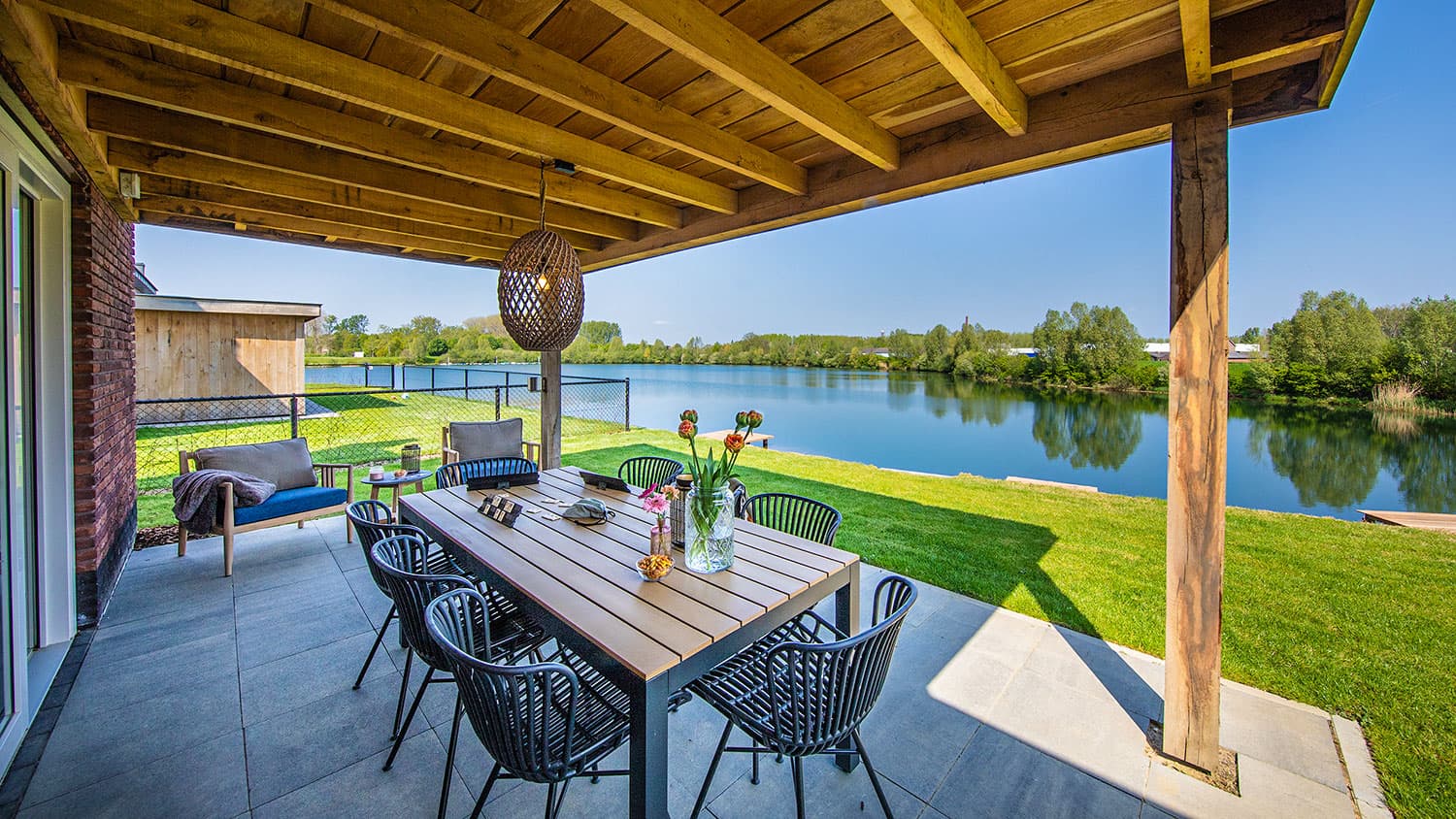 Ruime Premium Water villa in Thorn – privésteiger voor vissers