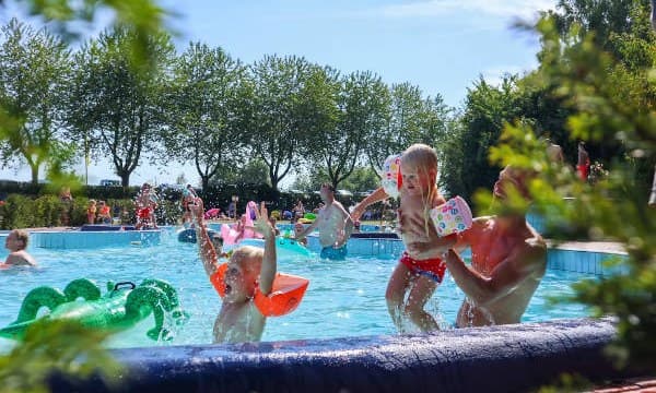 Vakantie aan de IJssel bij EuroParcs Marina Strandbad