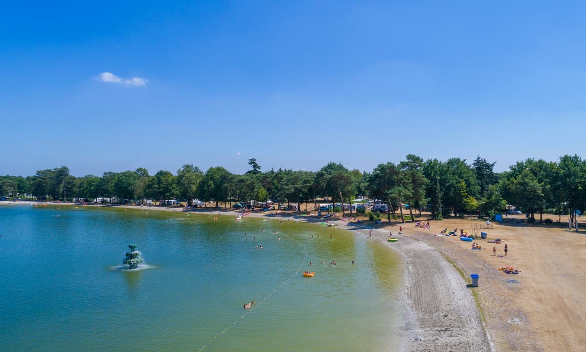 Camping de Bergen – kindvriendelijk park met strandbad