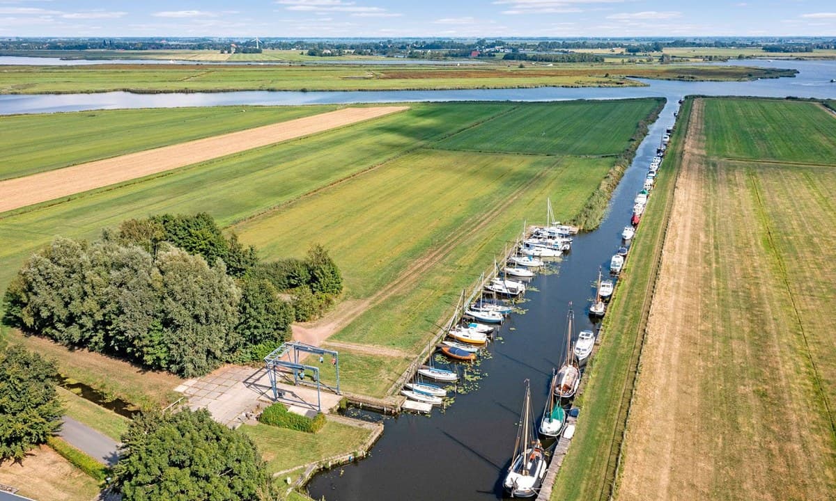 Camping De Uilenburg – Rustig kamperen met bootverhuur in Friesland