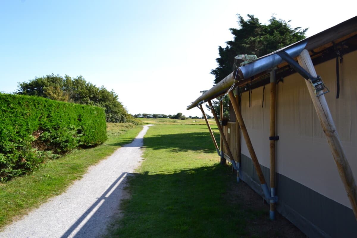 Comfortabele safaritent op Recreatiepark Koudenburg in Hollum