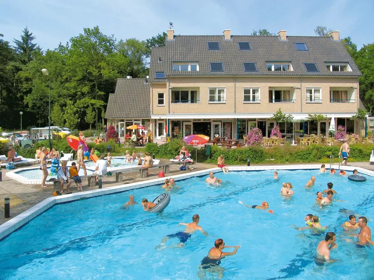 Ontspannen in een safaritent op Vakantiepark Bonte Vlucht